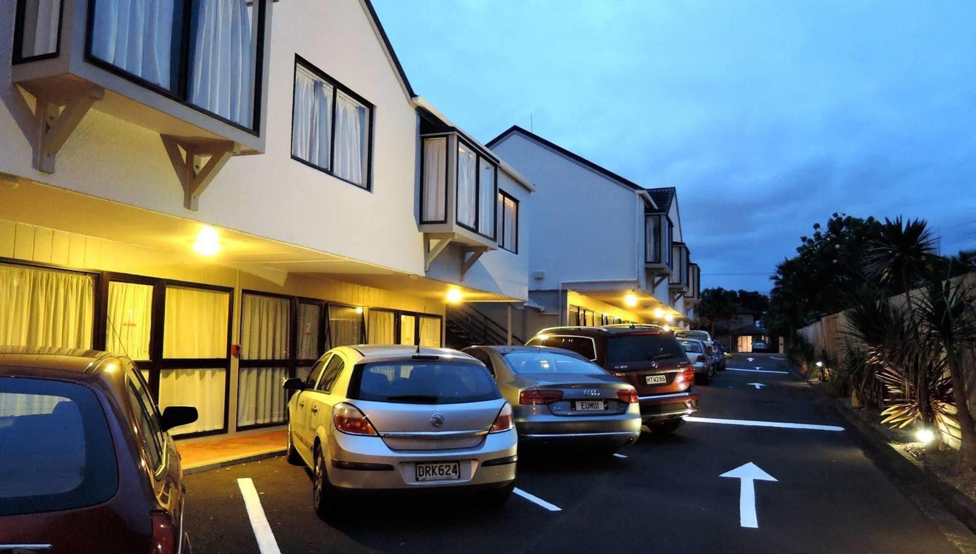 Anzac Court Motel Окленд Экстерьер фото